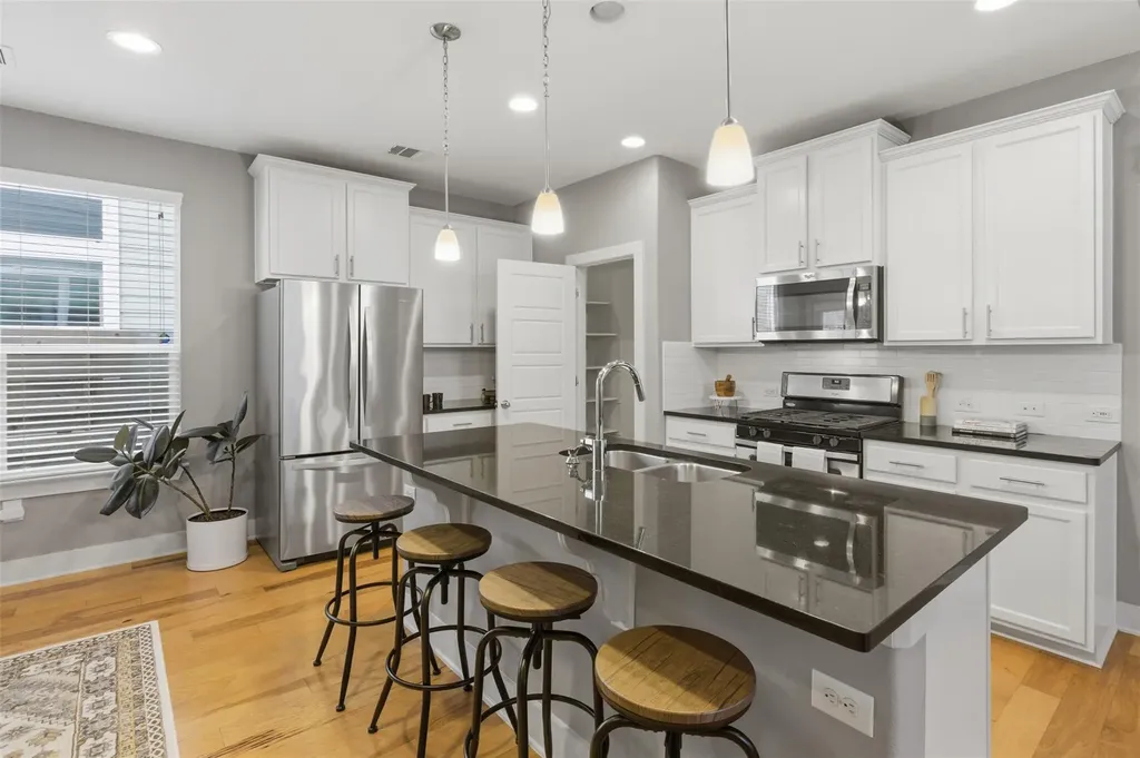 7107 Mowbray Street Austin TX 78741
