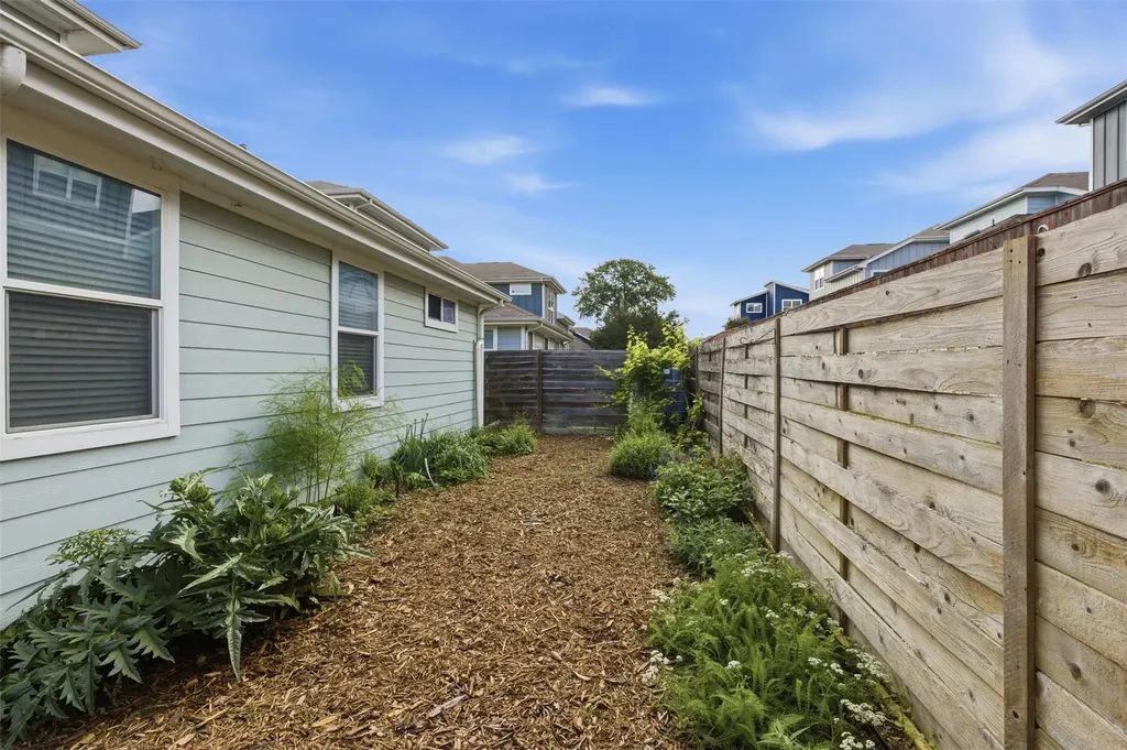 7107 Mowbray Street Austin TX 78741