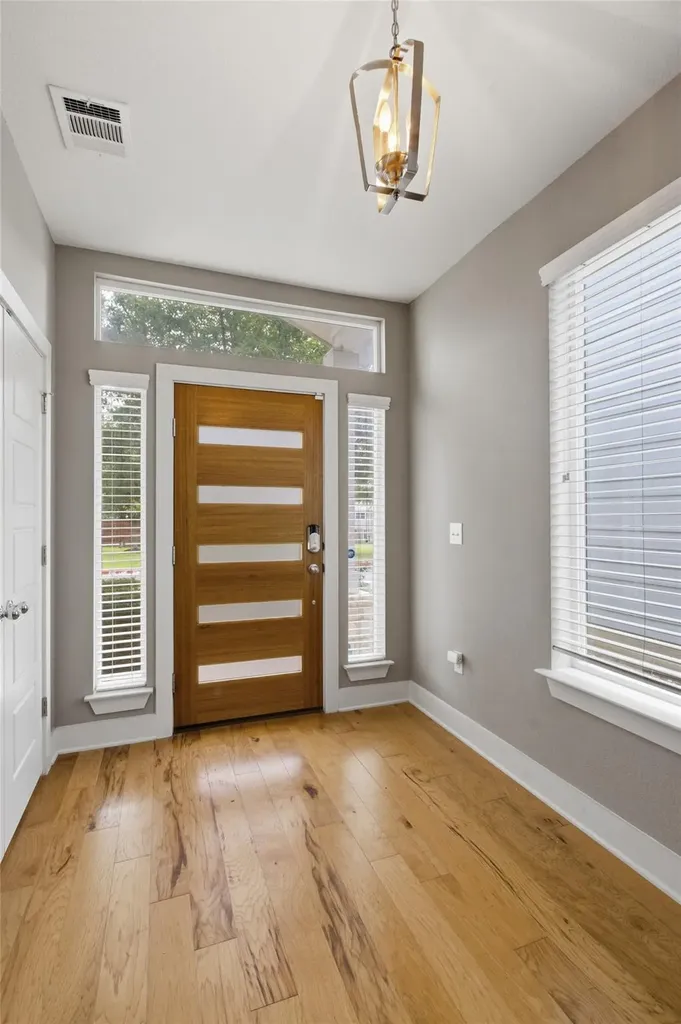 7107 Mowbray Street Austin TX 78741
