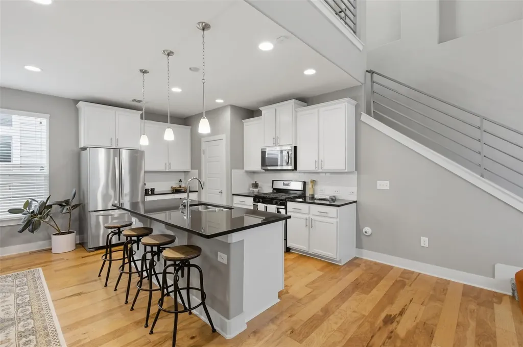 7107 Mowbray Street Austin TX 78741