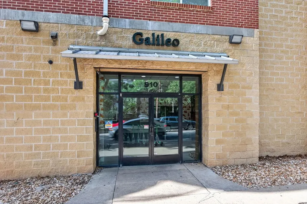 910 W 25th Street Austin TX 78705