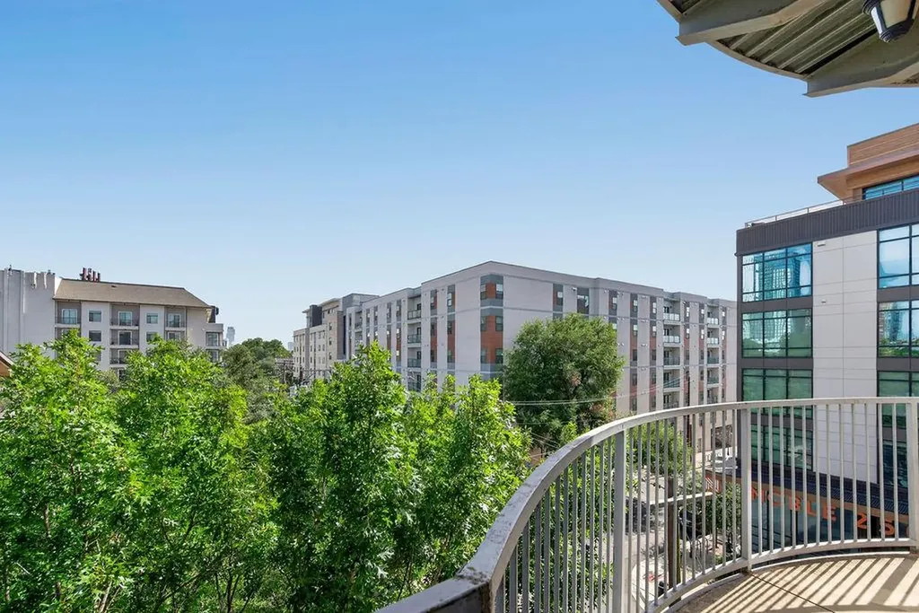 910 W 25th Street Austin TX 78705