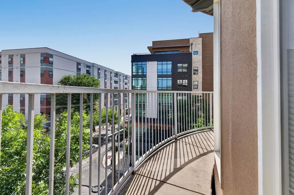 910 W 25th Street Austin TX 78705