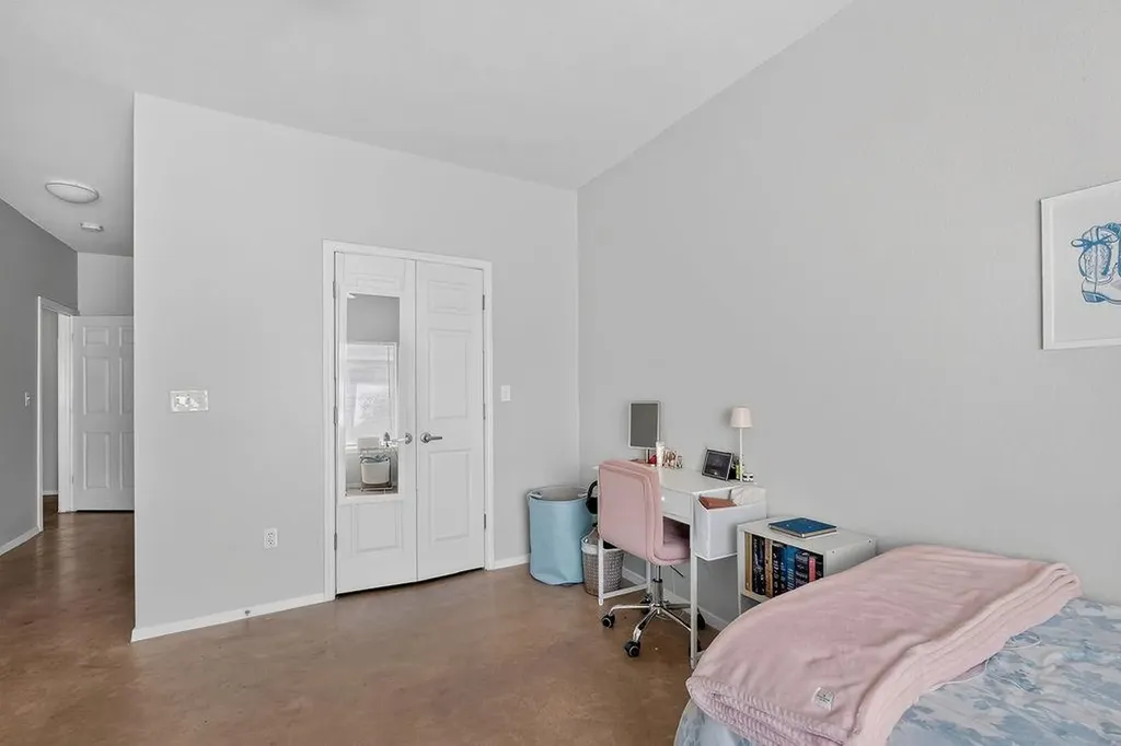 910 W 25th Street Austin TX 78705