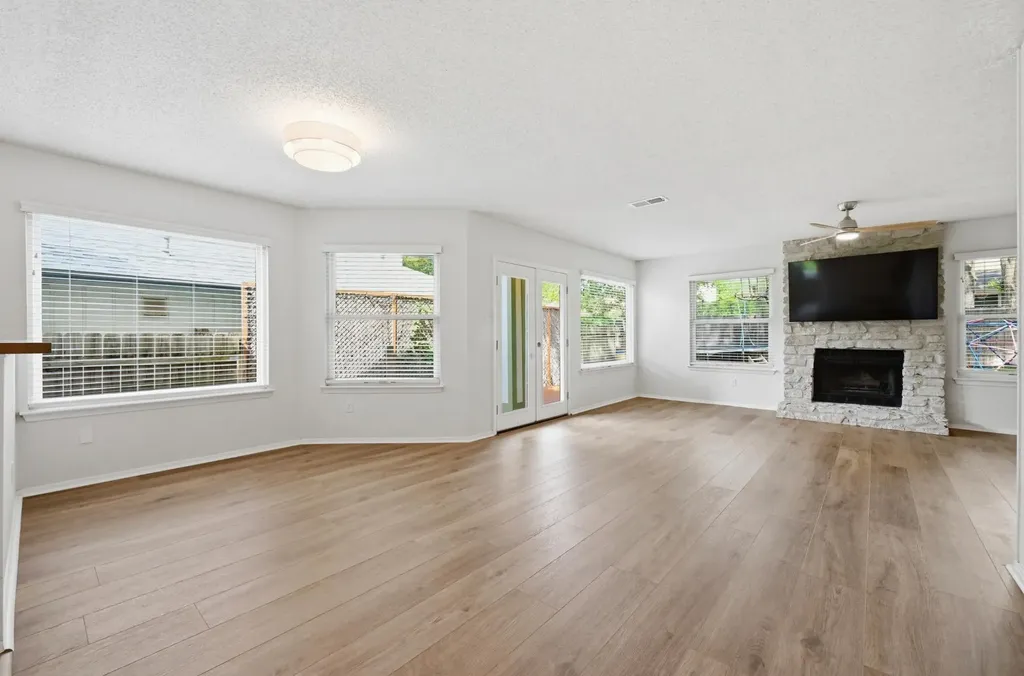 9104 Wagtail Drive Austin TX 78748
