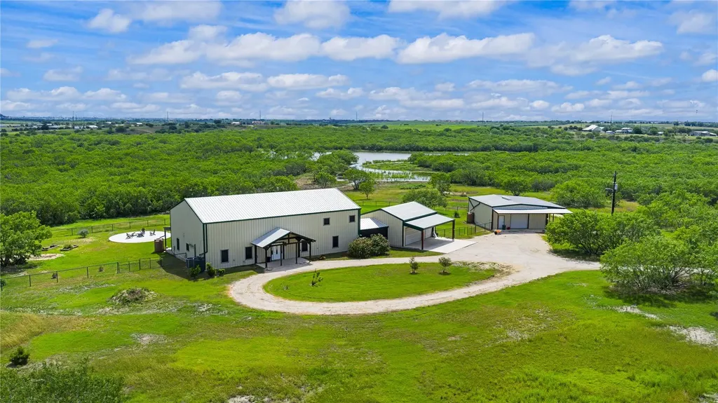 1293 Pioneer Road Seguin TX 78155