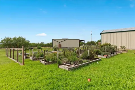 1293 Pioneer Road Seguin TX 78155