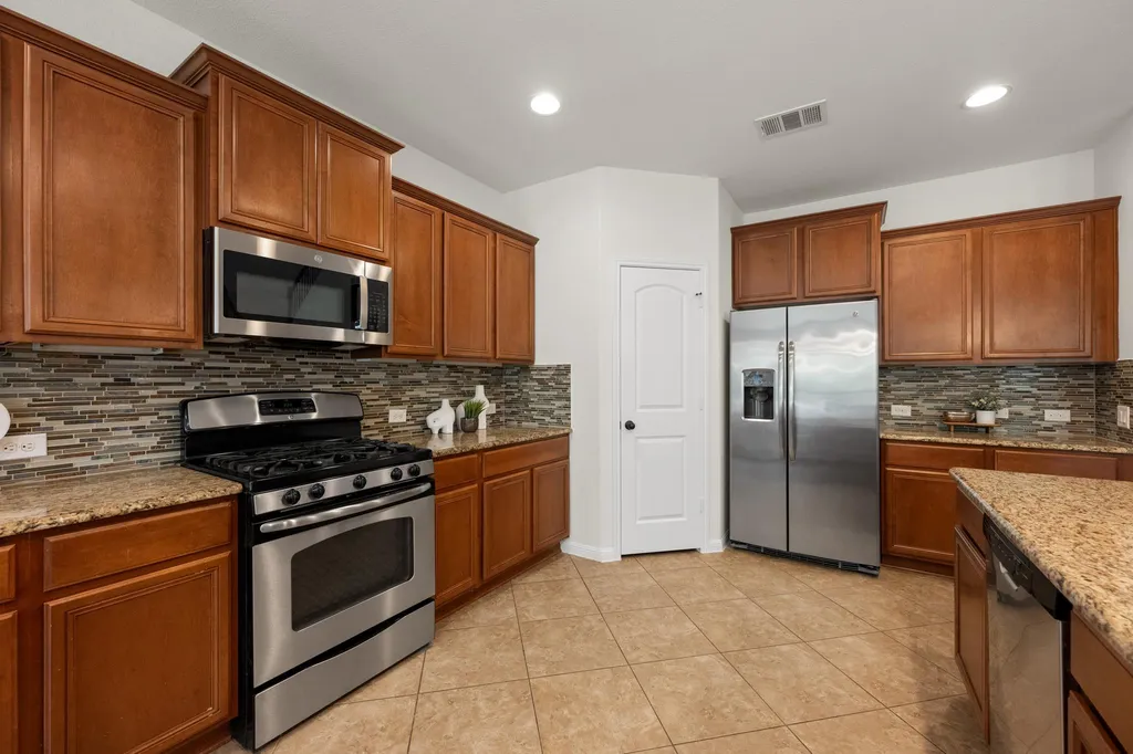 608 Royal Burgess Drive Round Rock TX 78664