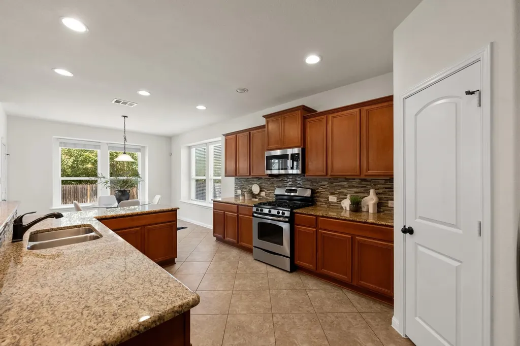 608 Royal Burgess Drive Round Rock TX 78664