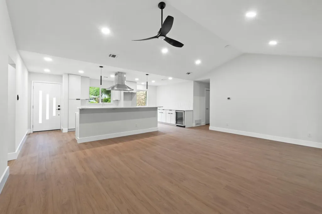 1608 Springer Lane Austin TX 78758