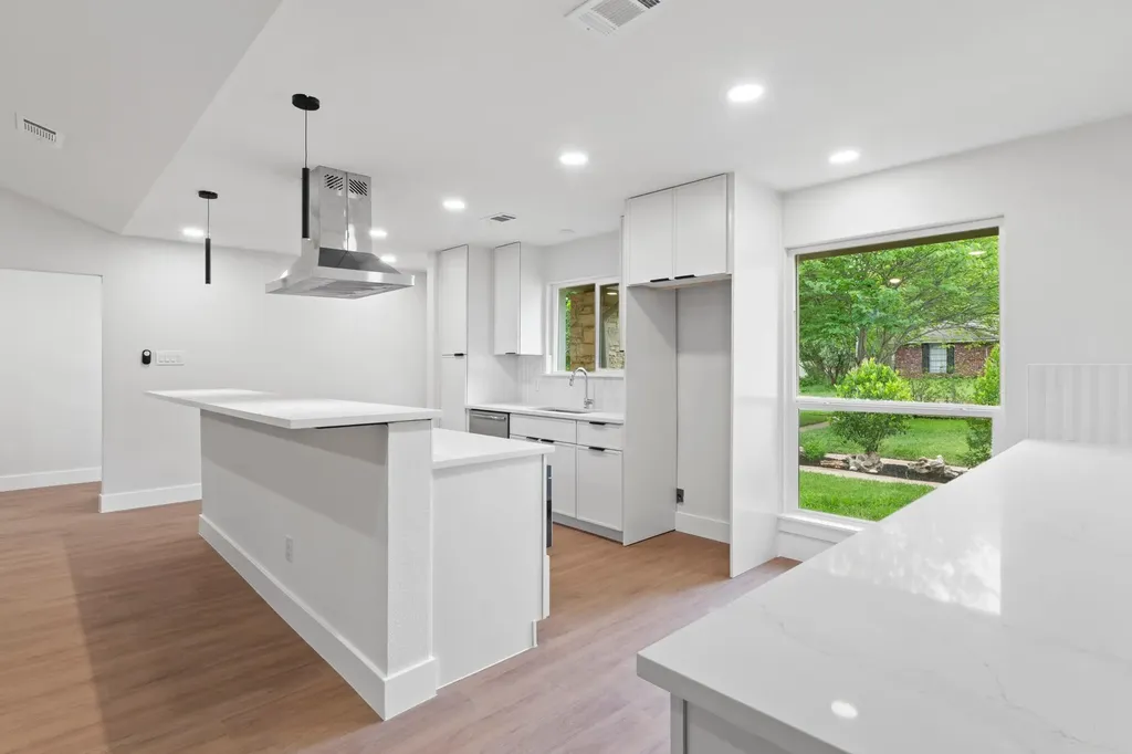 1608 Springer Lane Austin TX 78758