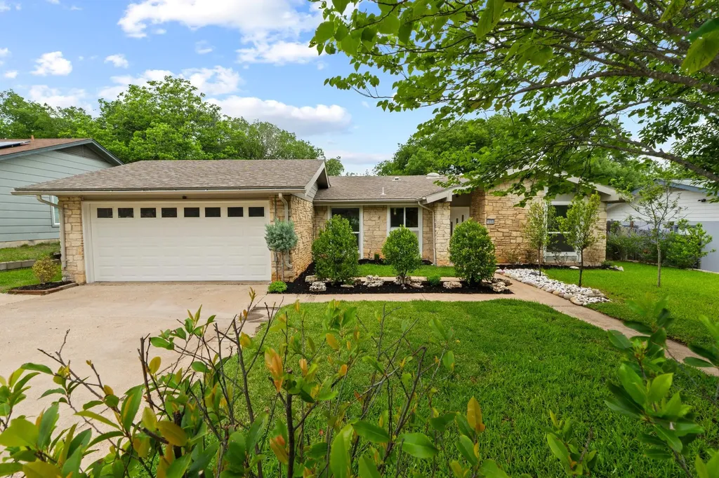 1608 Springer Lane Austin TX 78758