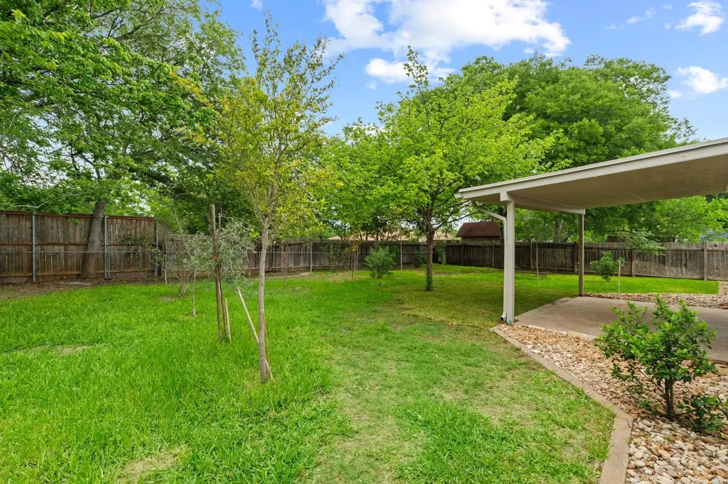 1608 Springer Lane Austin TX 78758