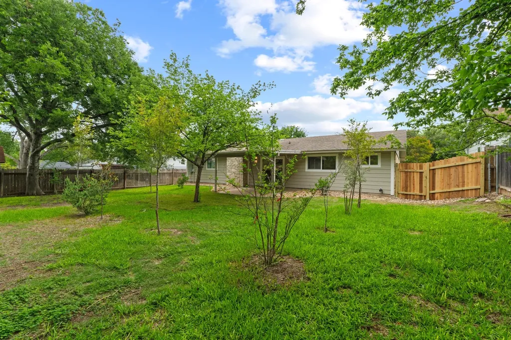 1608 Springer Lane Austin TX 78758
