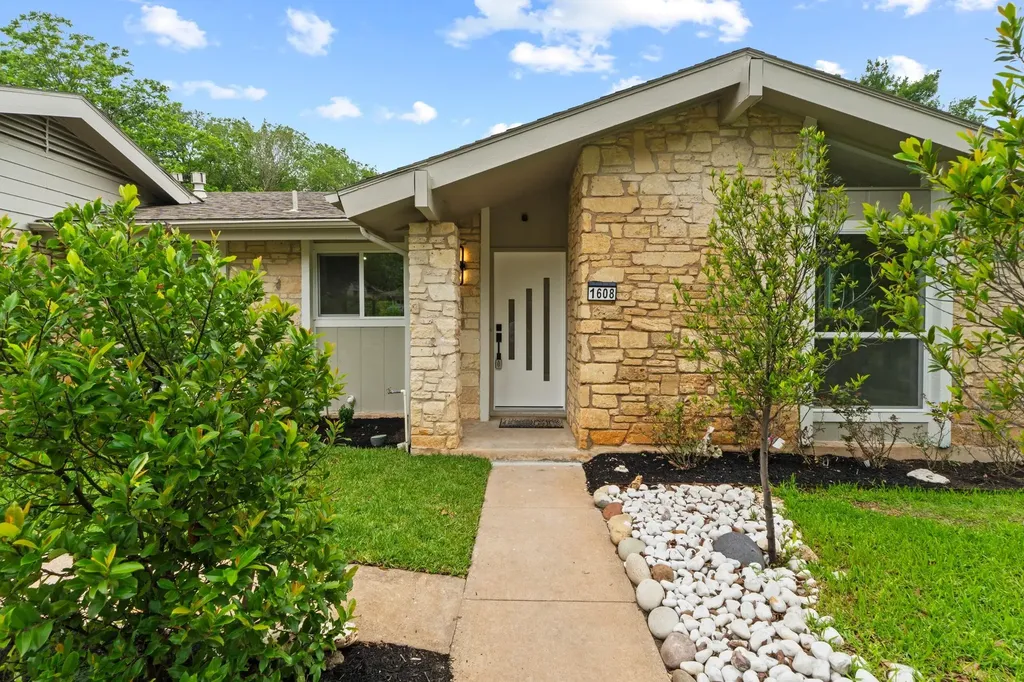 1608 Springer Lane Austin TX 78758