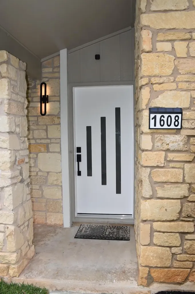 1608 Springer Lane Austin TX 78758
