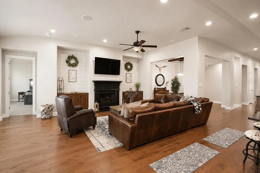 2928 San Milan Pass Round Rock TX 78665