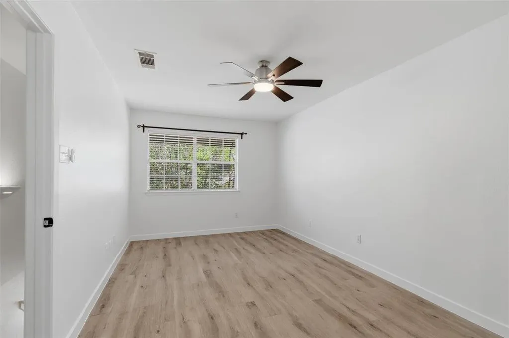 1015 E Yager Lane Austin TX 78753