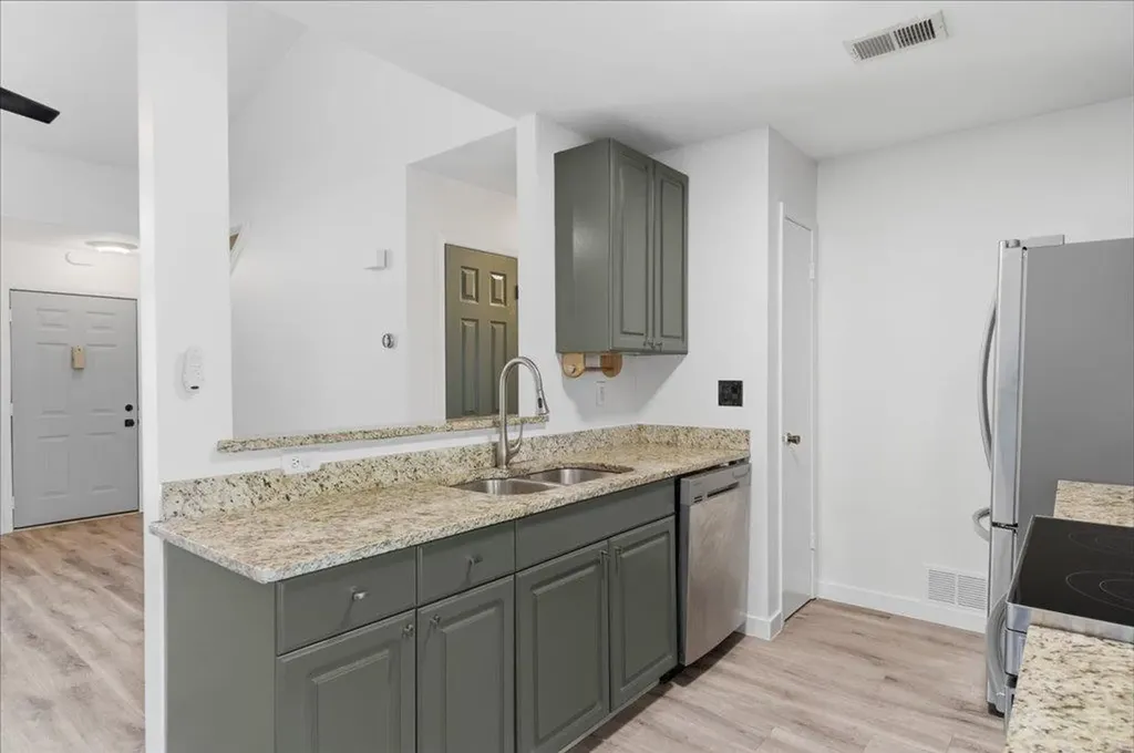 1015 E Yager Lane Austin TX 78753