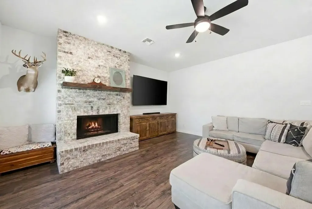 150 Mcnaughton Drive Liberty Hill TX 78642