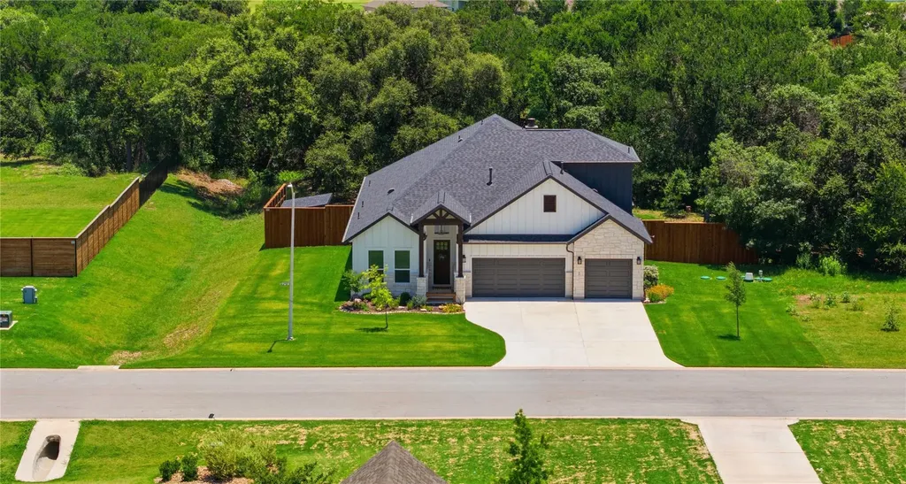150 Mcnaughton Drive Liberty Hill TX 78642