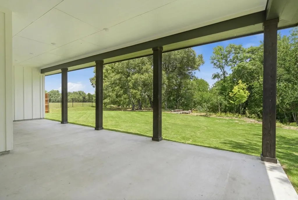 150 Mcnaughton Drive Liberty Hill TX 78642