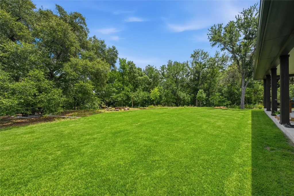 150 Mcnaughton Drive Liberty Hill TX 78642