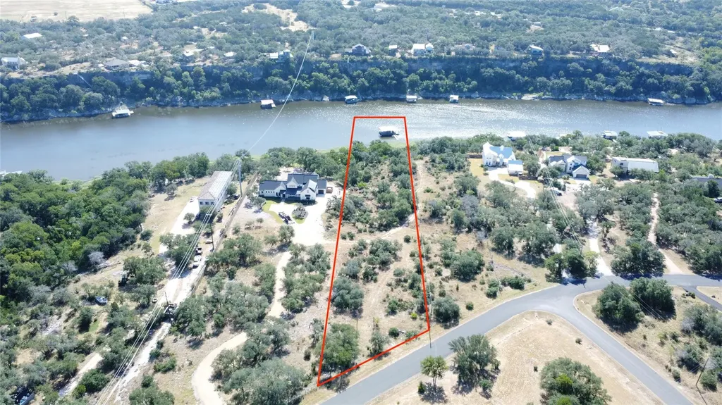 1427 Likeness Road Spicewood TX 78669