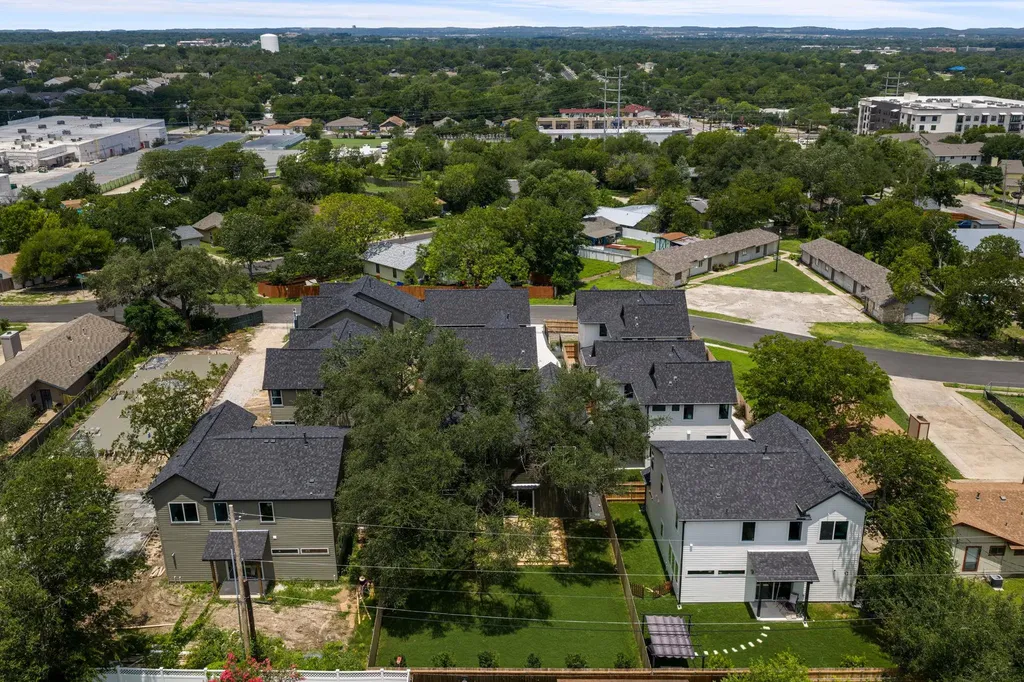6409 Bradsher Austin TX 78745