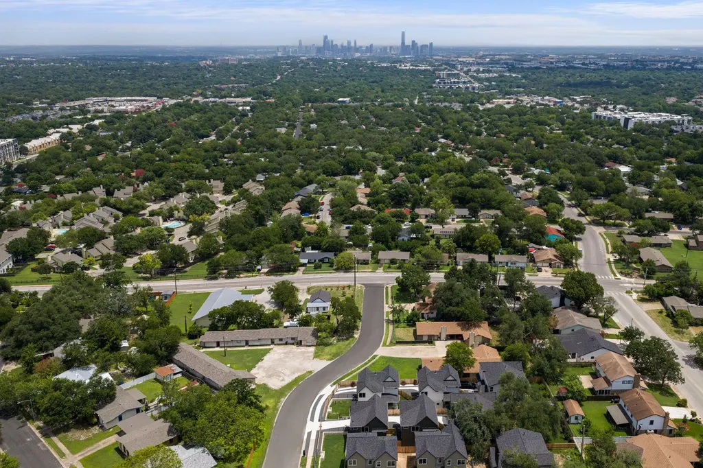 6409 Bradsher Austin TX 78745