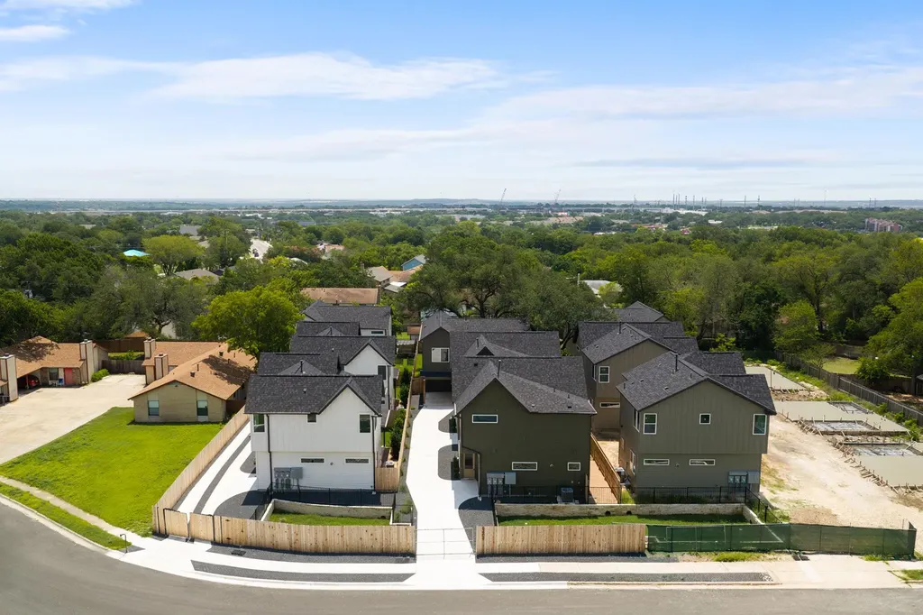 6409 Bradsher Austin TX 78745