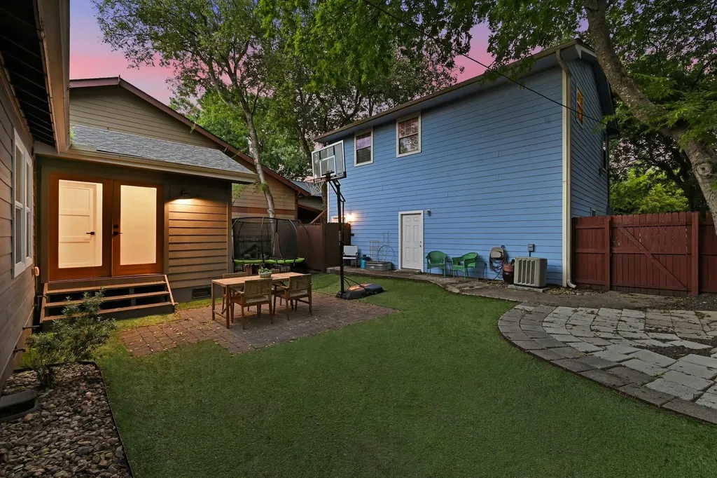 5409 Avenue H Austin TX 78751