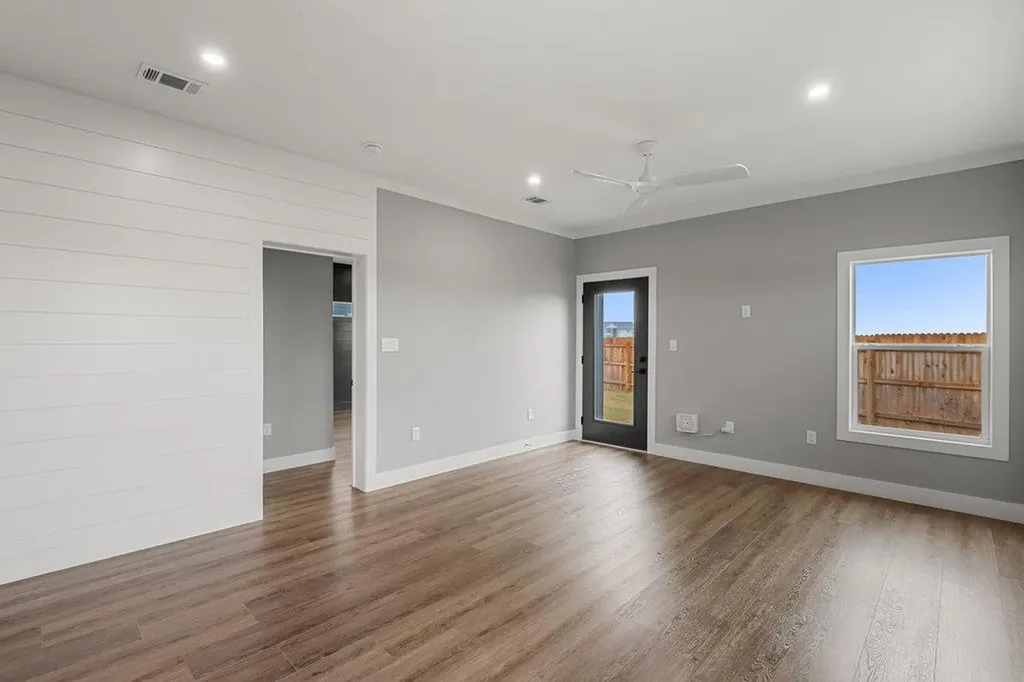 2025 Applewood Drive Lockhart TX 78644