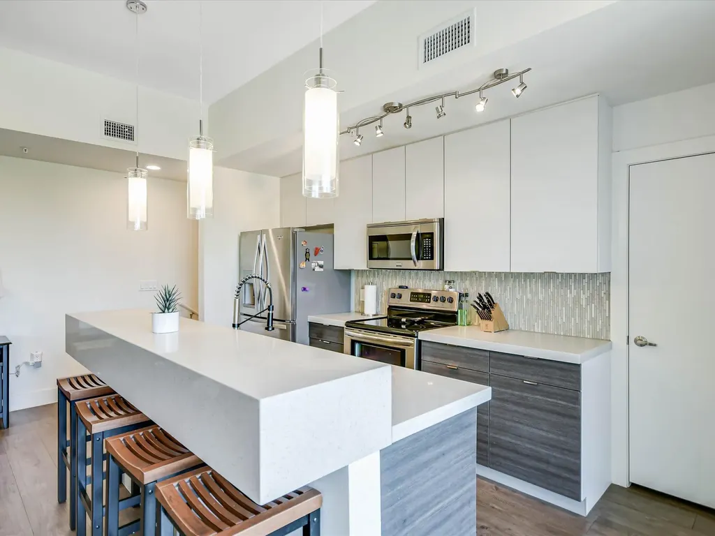 604 N Bluff Drive Austin TX 78745