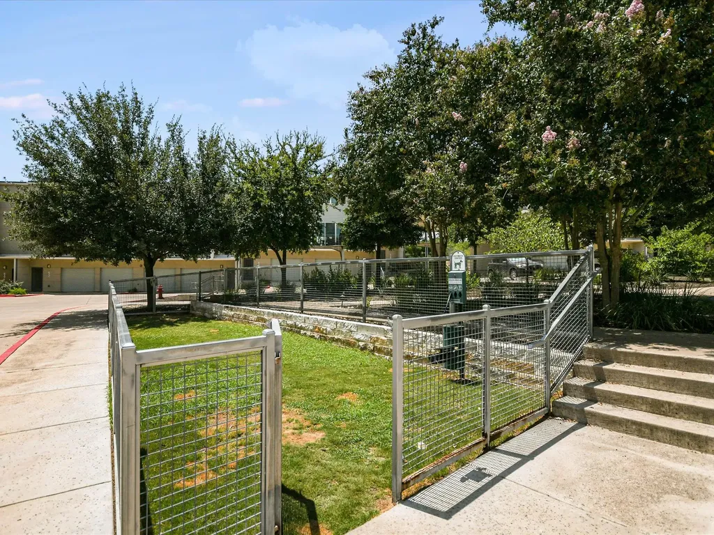 604 N Bluff Drive Austin TX 78745
