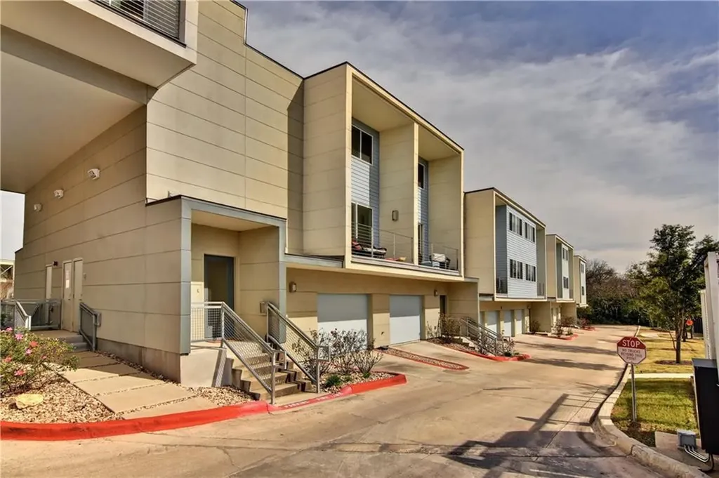 604 N Bluff Drive Austin TX 78745
