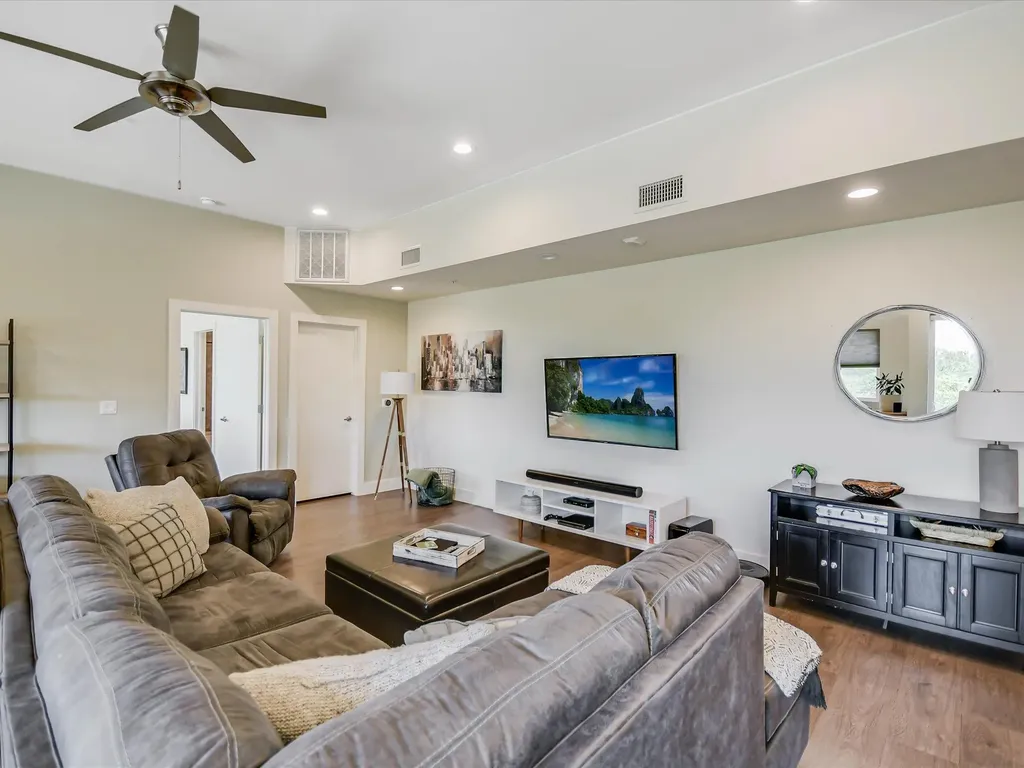604 N Bluff Drive Austin TX 78745