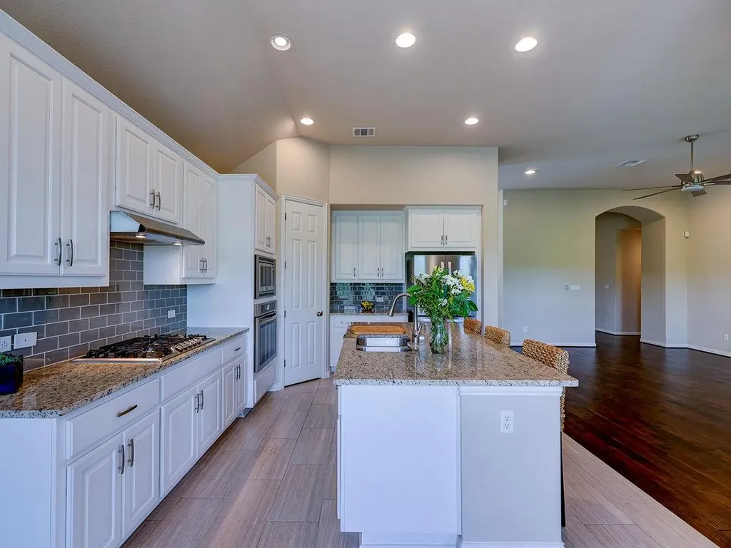 5117 Texas Bluebell Drive Spicewood TX 78669