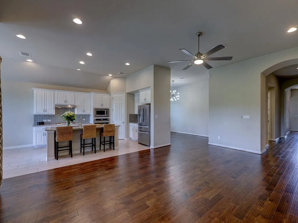 5117 Texas Bluebell Drive Spicewood TX 78669