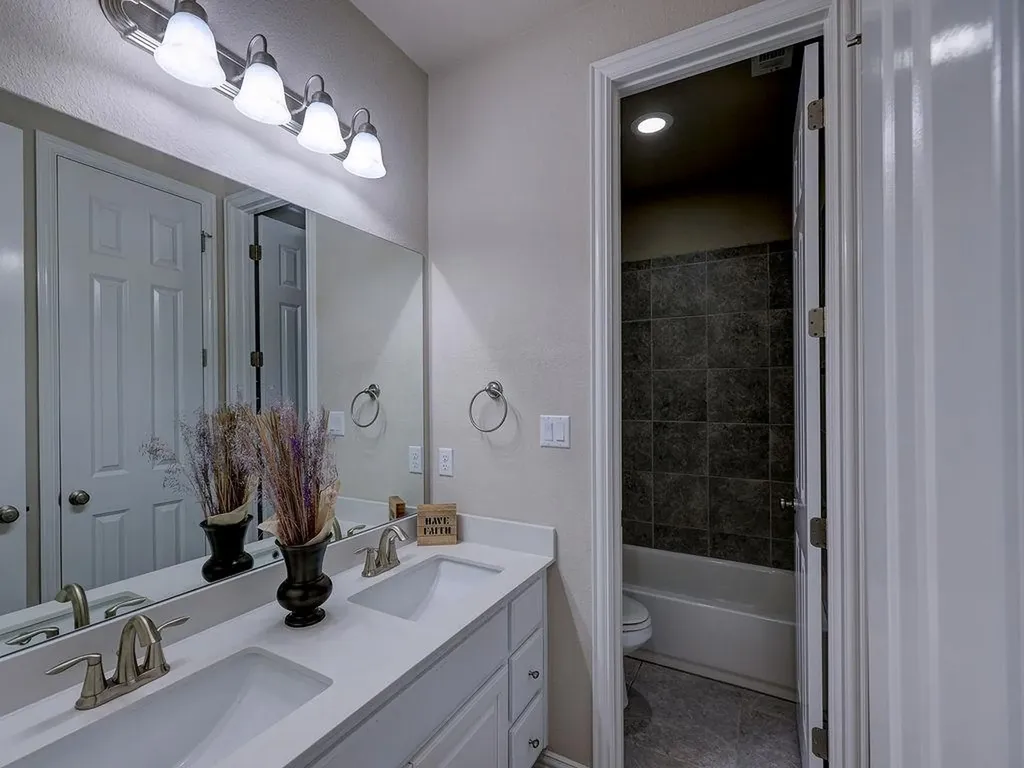5117 Texas Bluebell Drive Spicewood TX 78669