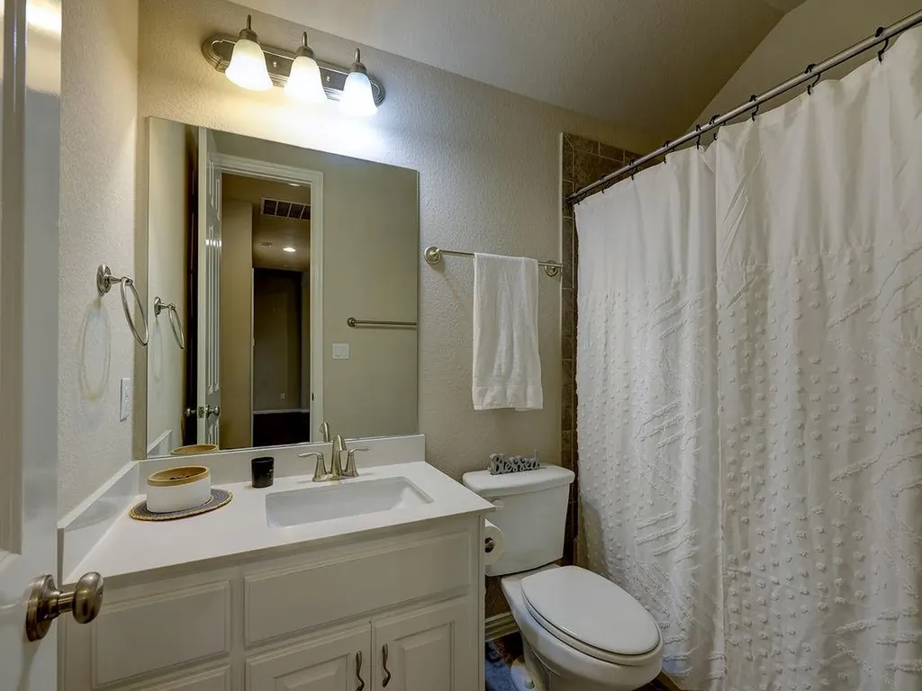 5117 Texas Bluebell Drive Spicewood TX 78669