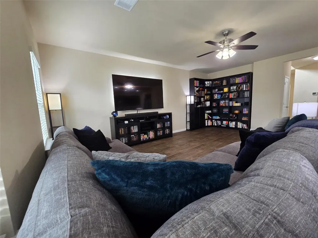 212 Yoakum Street Leander TX 78641