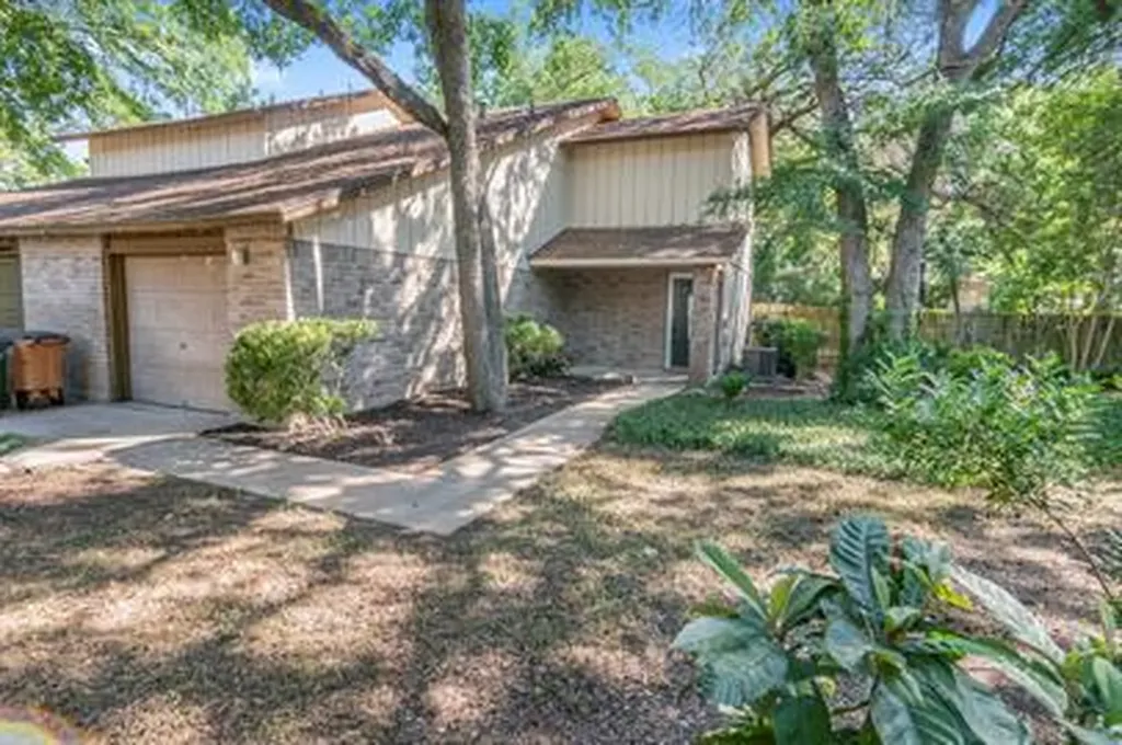 1506 Aquifer Cove Austin TX 78746