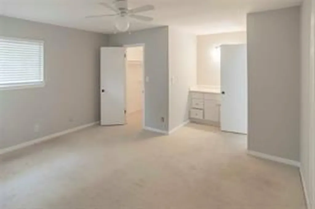 1506 Aquifer Cove Austin TX 78746