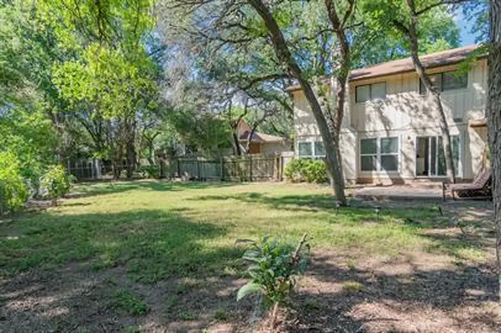 1506 Aquifer Cove Austin TX 78746
