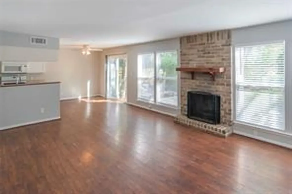 1506 Aquifer Cove Austin TX 78746