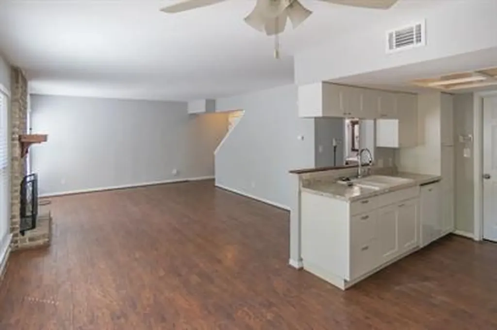 1506 Aquifer Cove Austin TX 78746