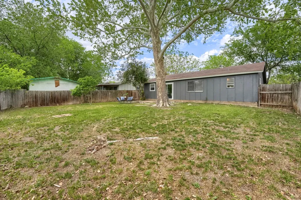 2301 Dove Springs Drive Austin TX 78744