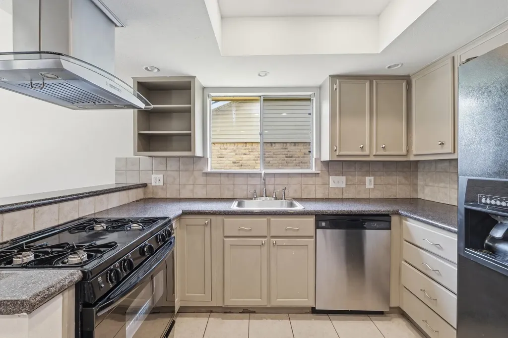 10218 Missel Thrush Drive Austin TX 78750