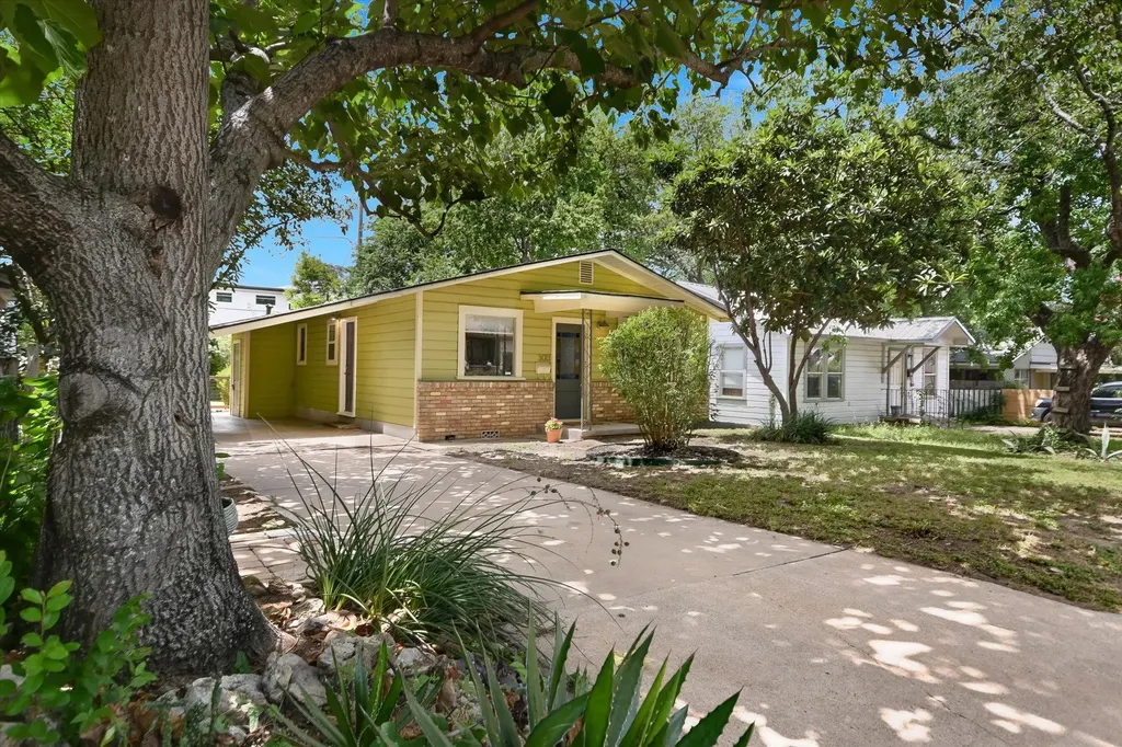 3013 E 18th Street Austin TX 78702